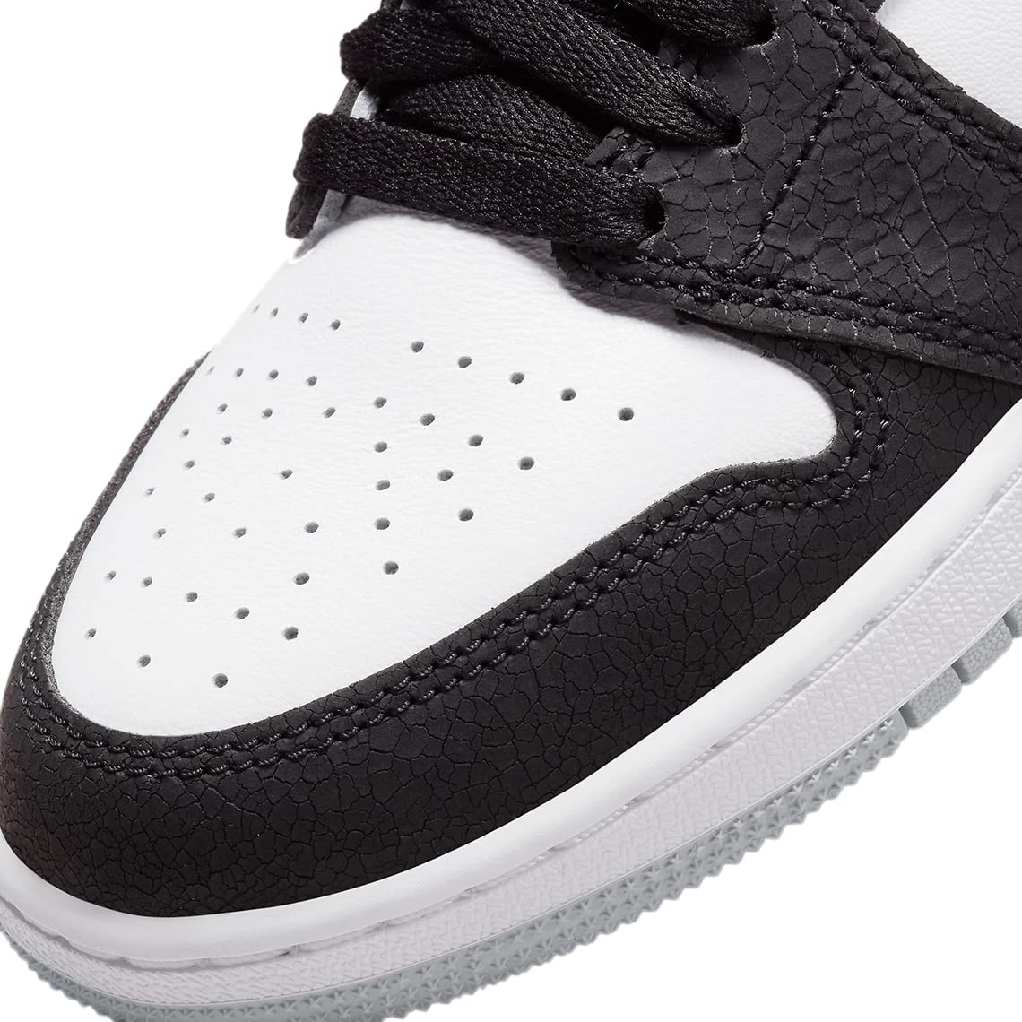 Nike Kid's Air Jordan 1 Retro High OG Shoe