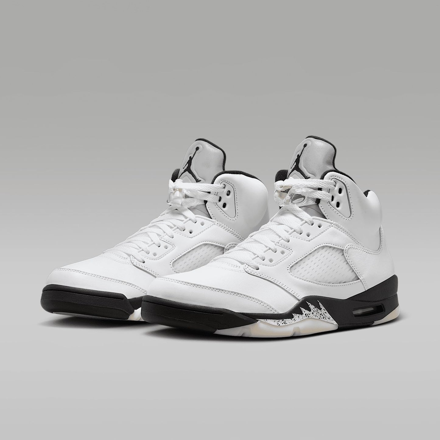 Air Jordan 5 Retro White and Black Men's Shoes (DD0587-110, White/Sail/Metallic Silver/Black)