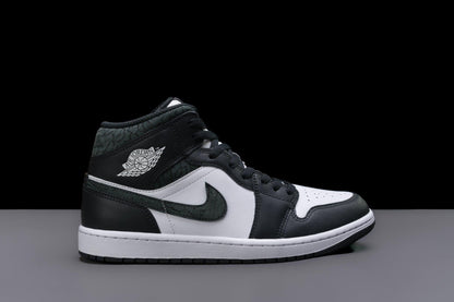 AIR JORDAN 1 Mid SE 'Panda Elephant' FB9911-001 Size, Panda Zwart Wit, 45.5 EU