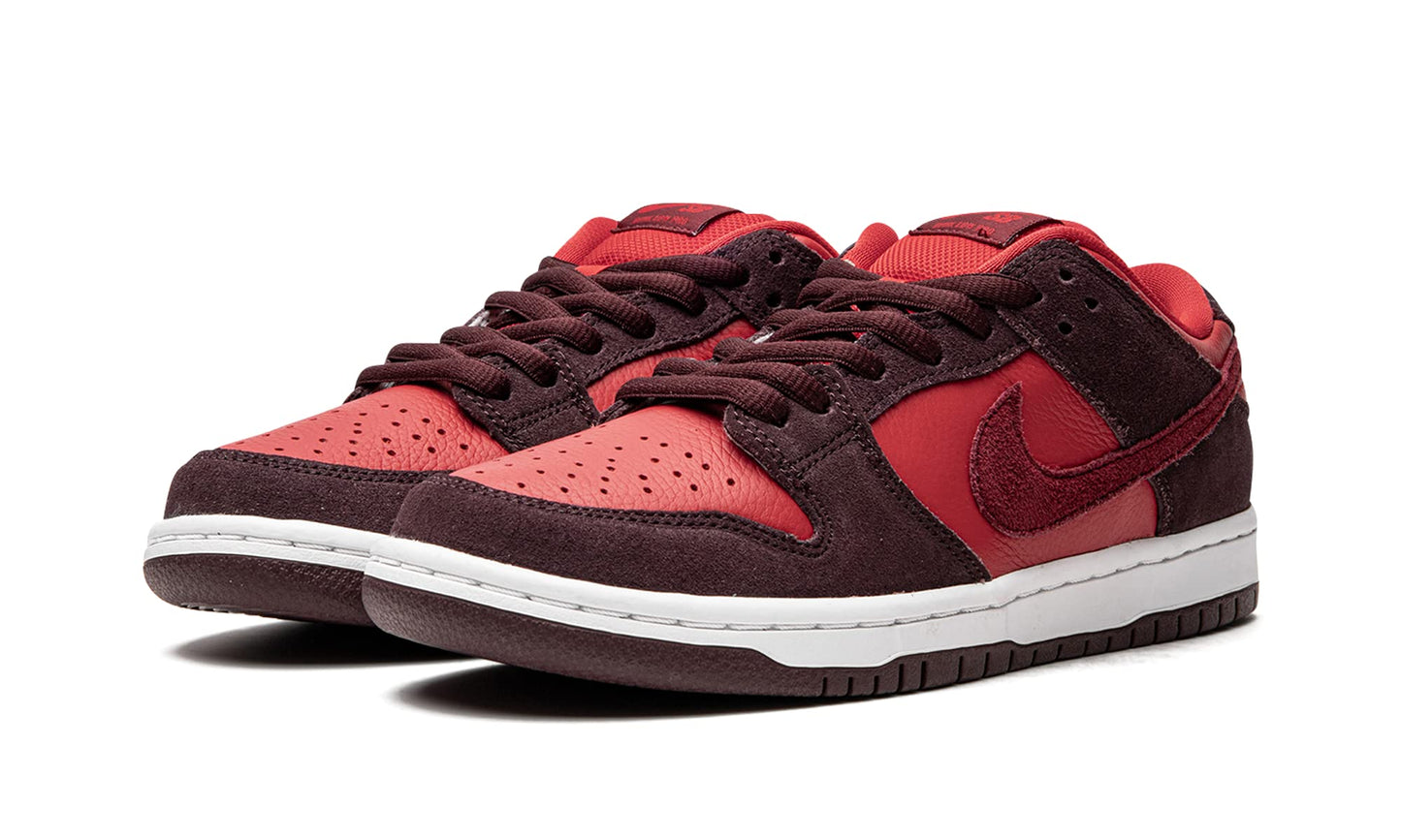 Nike Men’s SB Dunk Low Sneaker Cherry Red