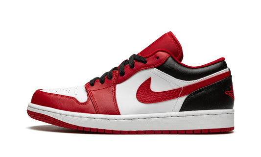 Jordan Mens Jordan 1 Low 553558 163 Bulls  Black/White/Red