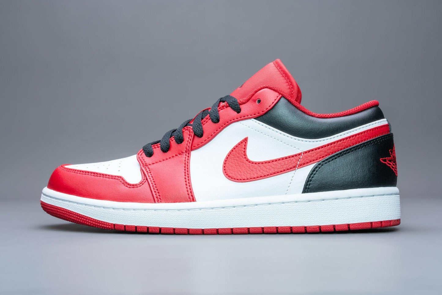 Jordan Mens 1 Low 553558 Black, White, Red (White/Gym Red-black)
