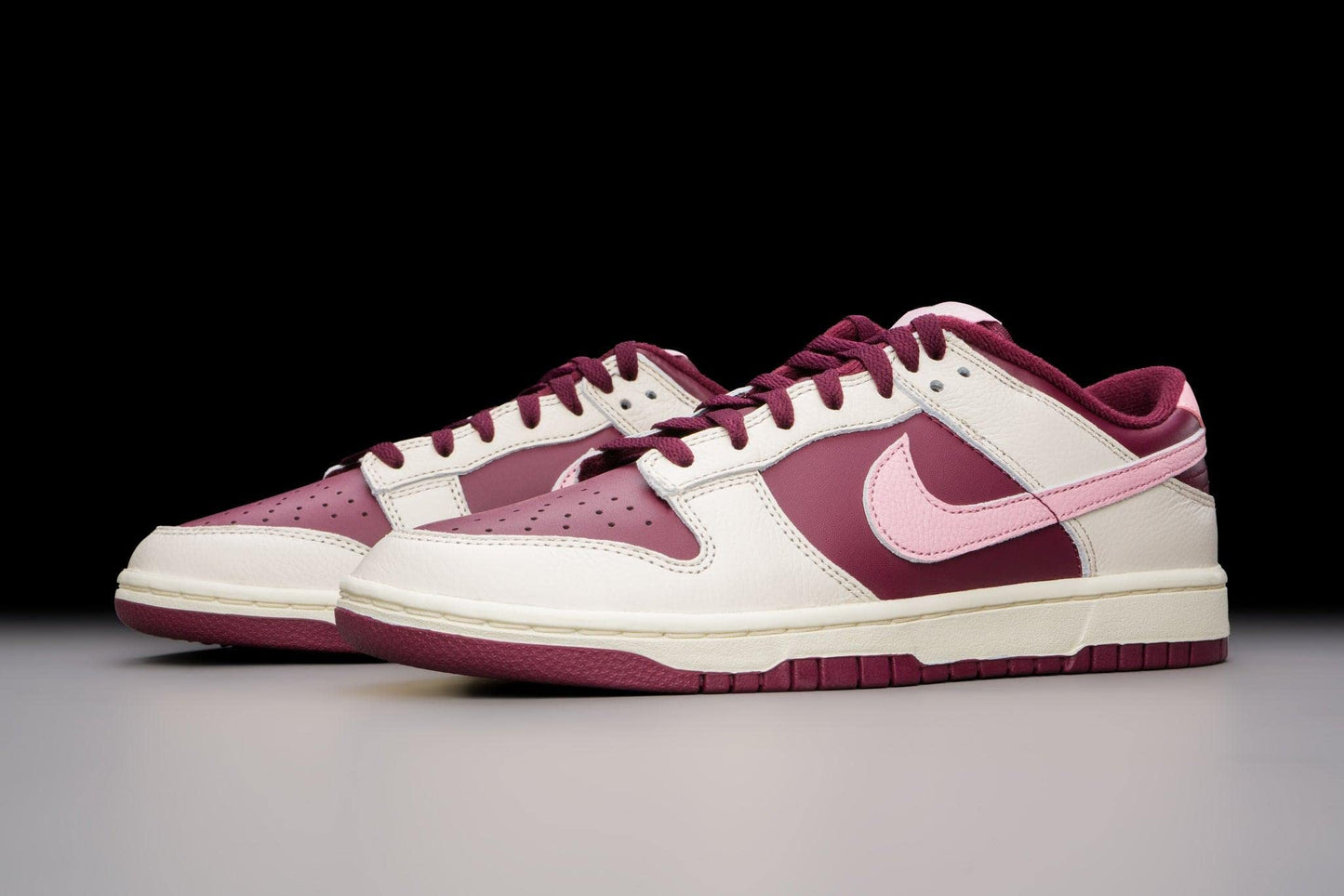 Nike Men's Dunk Low Sneaker Valentine’s Day