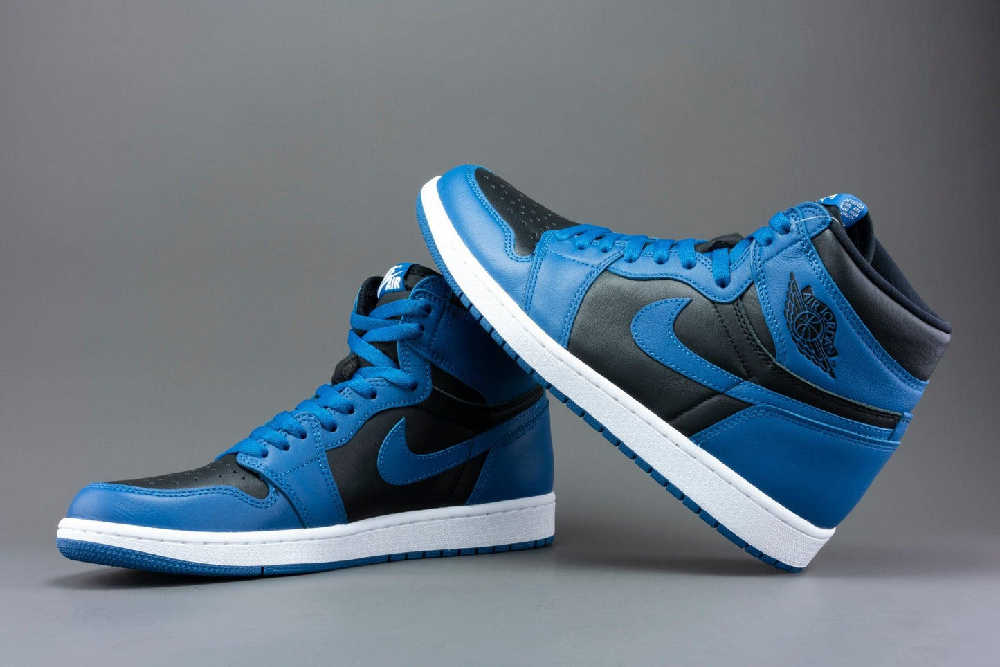 Air Jordan 1 Retro High OG "Dark Marina Blue"