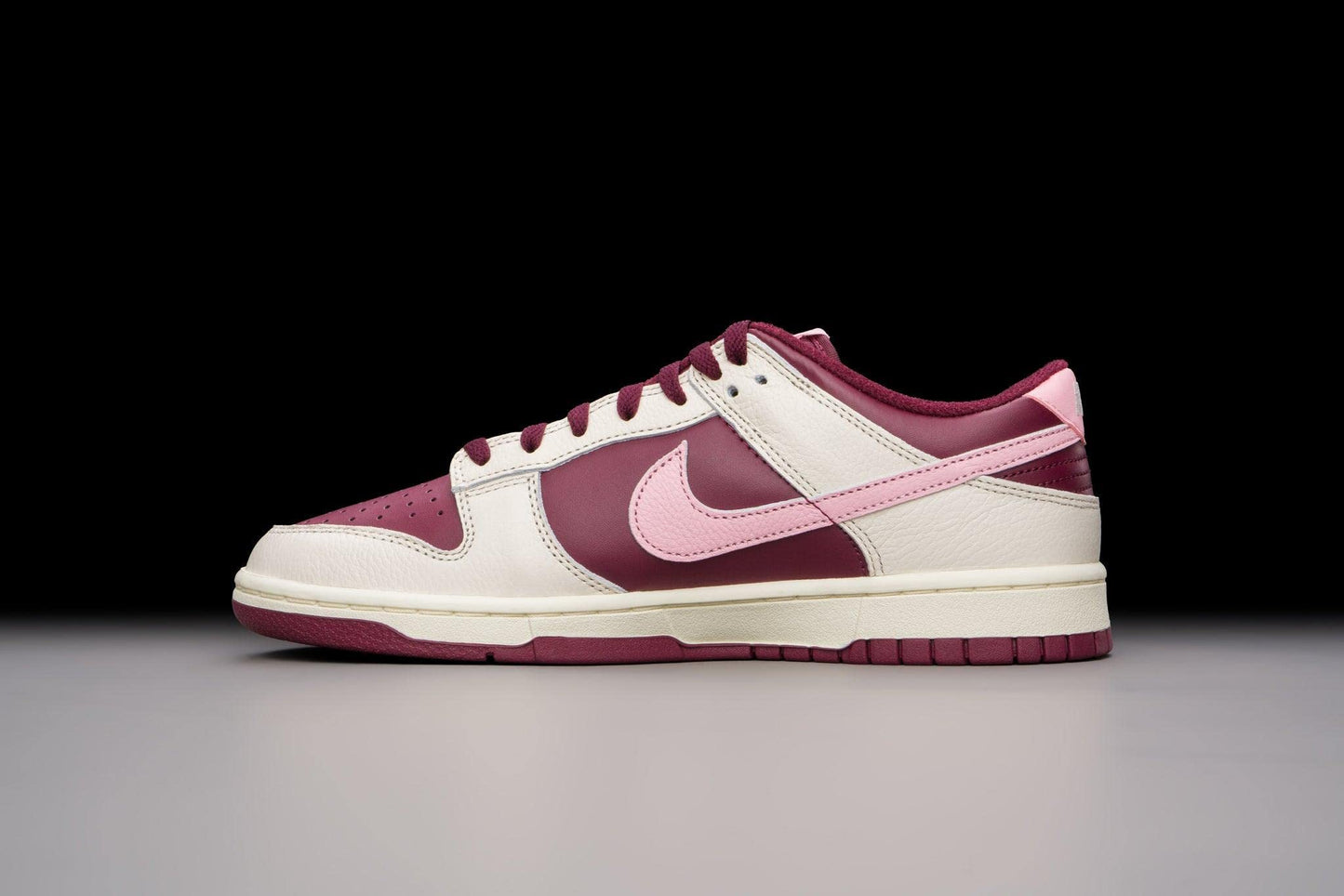 Nike Men's Dunk Low Sneaker Valentine’s Day