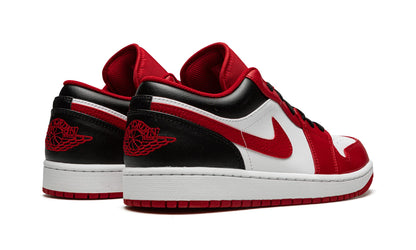 Jordan Mens Jordan 1 Low 553558 163 Bulls  Black/White/Red